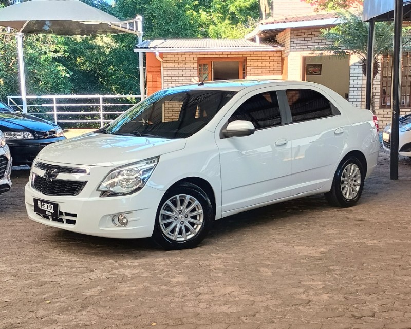 CHEVROLET COBALT 1.4 LTZ 2014/2015 RICARDO VEÍCULOS TEUTÔNIA / Carros no Vale