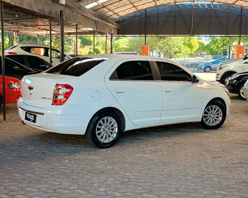 CHEVROLET COBALT 1.4 LTZ 2014/2015 RICARDO VEÍCULOS TEUTÔNIA / Carros no Vale
