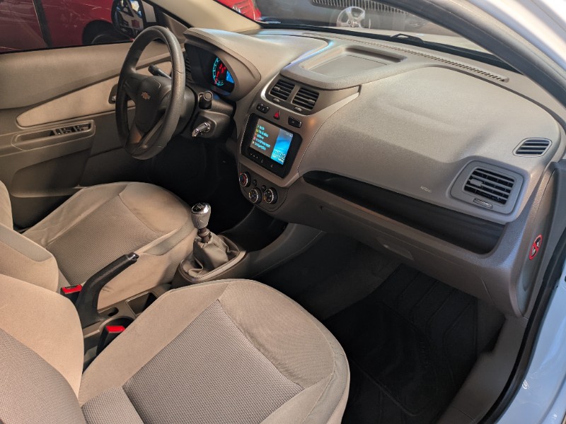 CHEVROLET COBALT 1.4 LTZ 2014/2015 RICARDO VEÍCULOS TEUTÔNIA / Carros no Vale