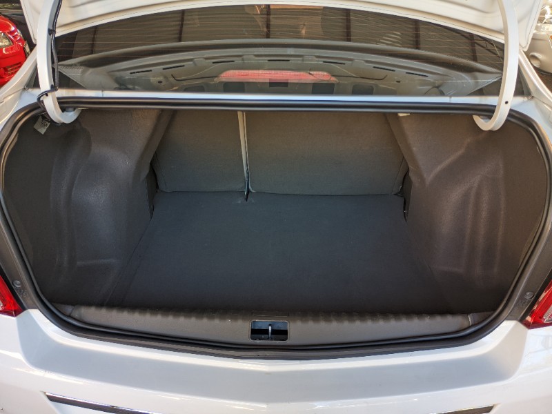 CHEVROLET COBALT 1.4 LTZ 2014/2015 RICARDO VEÍCULOS TEUTÔNIA / Carros no Vale