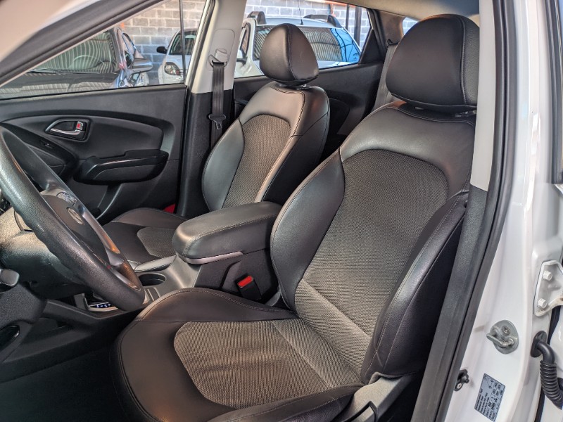 HYUNDAI IX35 2.0 GL 4X2 16V FLEX 4P AUTOMÁTICO 2017/2018 RICARDO VEÍCULOS TEUTÔNIA / Carros no Vale HYUNDAI IX35 2.0 GL 4X2 16V FLEX 4P AUTOMÁTICO 2017/2018 RICARDO VEÍCULOS TEUTÔNIA / Carros no Vale