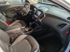 HYUNDAI IX35 2.0 GL 4X2 16V FLEX 4P AUTOMÁTICO 2017/2018 RICARDO VEÍCULOS TEUTÔNIA / Carros no Vale