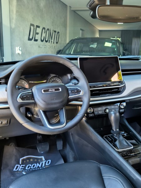 JEEP COMPASS 1.3 LONGITUDE T270 16V TURBO /2023 DE CONTO AUTOMÓVEIS SARANDI / Carros no Vale JEEP COMPASS 1.3 LONGITUDE T270 16V TURBO /2023 DE CONTO AUTOMÓVEIS SARANDI / Carros no Vale