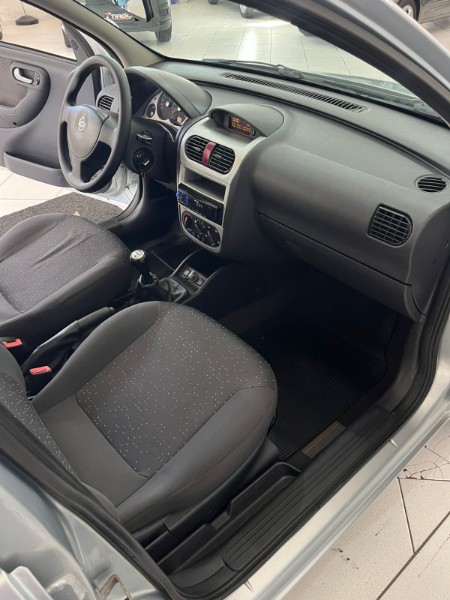 CHEVROLET CORSA SEDAN PREMIUM 1.4 8V FLEX 2009 2010/2010 TIAGO AUTOMÓVEIS VENÂNCIO AIRES / Carros no Vale
