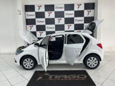CHEVROLET ONIX HATCH LT 1.4 8V FLEXPOWER 5P MEC. 2016/2016 TIAGO AUTOMÓVEIS VENÂNCIO AIRES / Carros no Vale