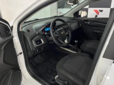CHEVROLET ONIX HATCH LT 1.4 8V FLEXPOWER 5P MEC. 2016/2016 TIAGO AUTOMÓVEIS VENÂNCIO AIRES / Carros no Vale