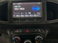 CHEVROLET ONIX HATCH LT 1.4 8V FLEXPOWER 5P MEC. 2016/2016 TIAGO AUTOMÓVEIS VENÂNCIO AIRES / Carros no Vale