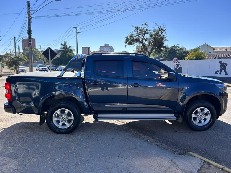 CHEVROLET S-10 ADVANTAGE 2.5 FLEX 4X2 CD 2017/2017 LS MULTIMARCAS VENÂNCIO AIRES / Carros no Vale