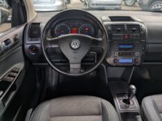 VOLKSWAGEN POLO 1.6 MI COMFORTLINE 8V 2010/2011 RICARDO VEÍCULOS TEUTÔNIA / Carros no Vale