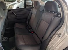 VOLKSWAGEN POLO 1.6 MI COMFORTLINE 8V 2010/2011 RICARDO VEÍCULOS TEUTÔNIA / Carros no Vale