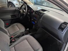 VOLKSWAGEN POLO 1.6 MI COMFORTLINE 8V 2010/2011 RICARDO VEÍCULOS TEUTÔNIA / Carros no Vale