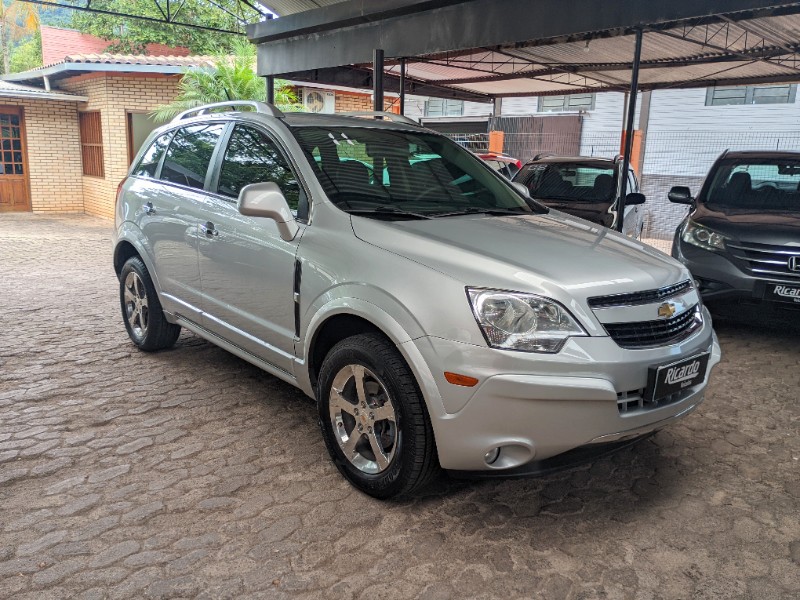 CHEVROLET CAPTIVA 3.0 SFI AWD V6 24V 2011/2011 RICARDO VEÍCULOS TEUTÔNIA / Carros no Vale