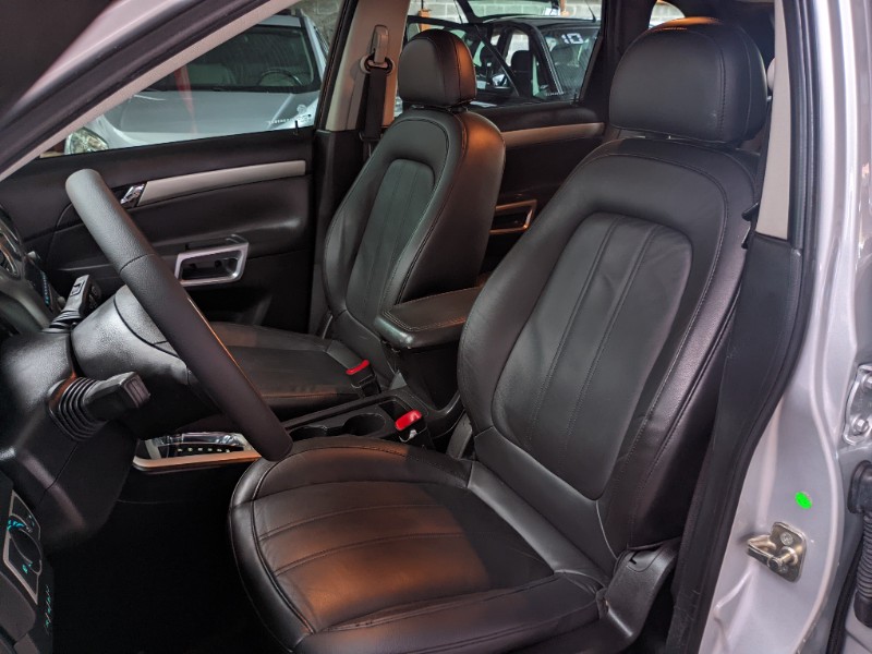 CHEVROLET CAPTIVA 3.0 SFI AWD V6 24V 2011/2011 RICARDO VEÍCULOS TEUTÔNIA / Carros no Vale