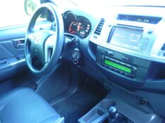TOYOTA HILLUX CD SRV 2013/2014 PREMIUM AUTOMÓVEIS ARROIO DO MEIO / Carros no Vale