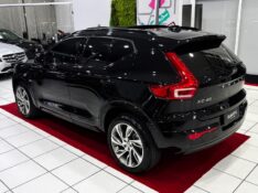 VOLVO XC40 T-4 INSCRIPTION 2.0 190CV FWD 2020/2021 DUARTE VEÍCULOS PORTO ALEGRE / Carros no Vale