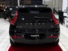 VOLVO XC40 T-4 INSCRIPTION 2.0 190CV FWD 2020/2021 DUARTE VEÍCULOS PORTO ALEGRE / Carros no Vale