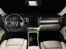 VOLVO XC40 T-4 INSCRIPTION 2.0 190CV FWD 2020/2021 DUARTE VEÍCULOS PORTO ALEGRE / Carros no Vale