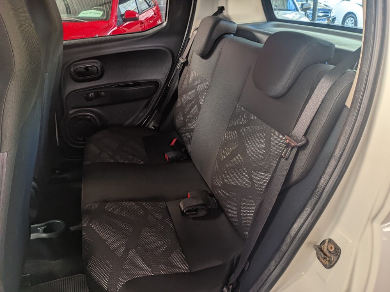 FIAT MOBI 1.0 8V EVO LIKE 2019/2020 RICARDO VEÍCULOS TEUTÔNIA / Carros no Vale