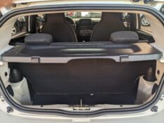 FIAT MOBI 1.0 8V EVO LIKE 2019/2020 RICARDO VEÍCULOS TEUTÔNIA / Carros no Vale