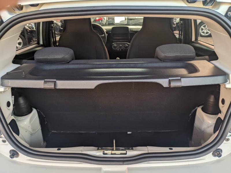 FIAT MOBI 1.0 8V EVO LIKE 2019/2020 RICARDO VEÍCULOS TEUTÔNIA / Carros no Vale