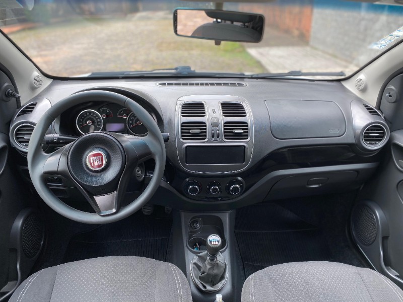 FIAT GRAND SIENA ATTRACTIVE 1.0 2017/2018 ESTAÇÃO DO CARRO ESTRELA / Carros no Vale