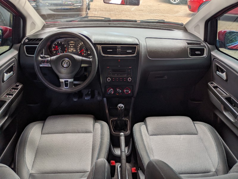 VOLKSWAGEN SPACEFOX 1.6 TREND 8V 2011/2012 RICARDO VEÍCULOS TEUTÔNIA / Carros no Vale