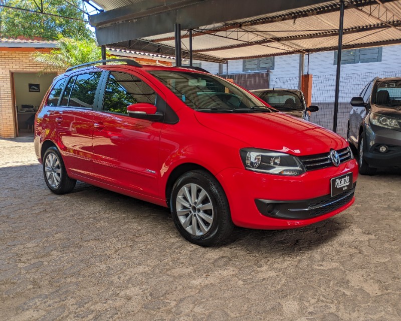 VOLKSWAGEN SPACEFOX 1.6 TREND 8V 2011/2012 RICARDO VEÍCULOS TEUTÔNIA / Carros no Vale