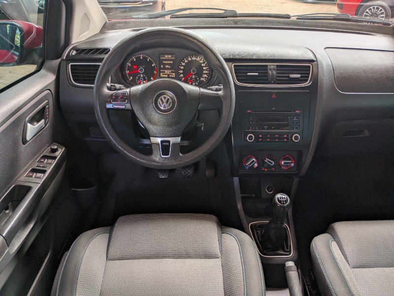 VOLKSWAGEN SPACEFOX 1.6 TREND 8V 2011/2012 RICARDO VEÍCULOS TEUTÔNIA / Carros no Vale