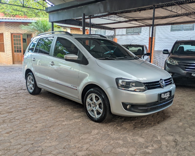 VOLKSWAGEN SPACEFOX 1.6 SPORTLINE 8V 2012/2013 RICARDO VEÍCULOS TEUTÔNIA / Carros no Vale