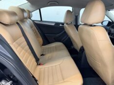 VOLKSWAGEN JETTA TRENDLINE 1.4 TSI 16V 2016/2016 LUCAS AUTOMÓVEIS BOM RETIRO DO SUL / Carros no Vale