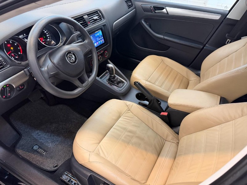 VOLKSWAGEN JETTA TRENDLINE 1.4 TSI 16V 2016/2016 LUCAS AUTOMÓVEIS BOM RETIRO DO SUL / Carros no Vale