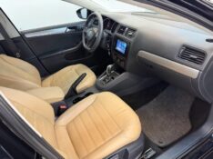 VOLKSWAGEN JETTA TRENDLINE 1.4 TSI 16V 2016/2016 LUCAS AUTOMÓVEIS BOM RETIRO DO SUL / Carros no Vale