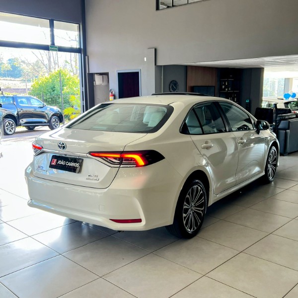 TOYOTA COROLLA ALTIS PREMIUM HYBRID 1.8 2021/2021 JOÃO CARROS MULTIMARCAS GUAPORÉ / Carros no Vale TOYOTA COROLLA ALTIS PREMIUM HYBRID 1.8 2021/2021 JOÃO CARROS MULTIMARCAS GUAPORÉ / Carros no Vale