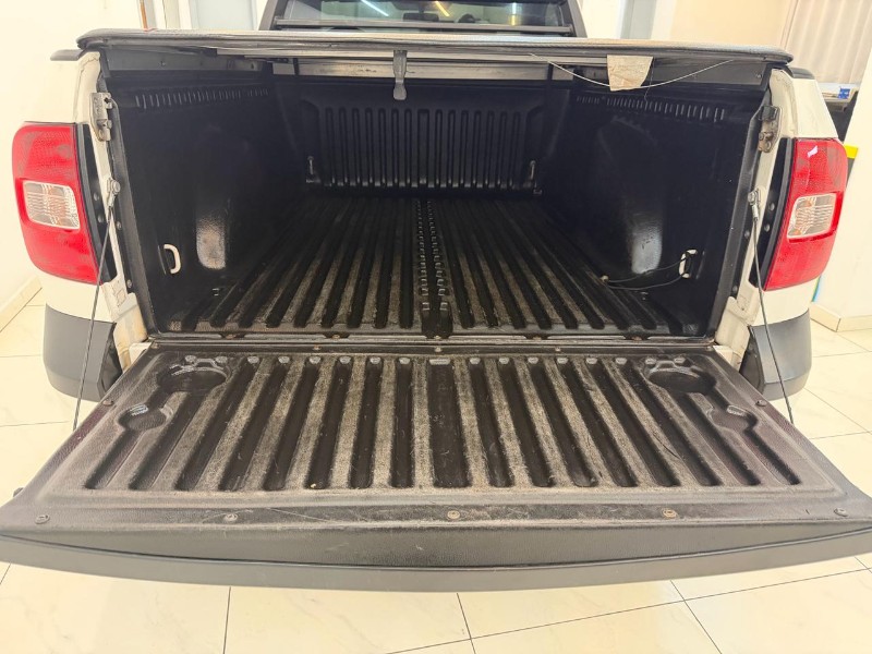 VOLKSWAGEN SAVEIRO TRENDLINE 1.6 CS 2015/2015 LUCAS AUTOMÓVEIS BOM RETIRO DO SUL / Carros no Vale