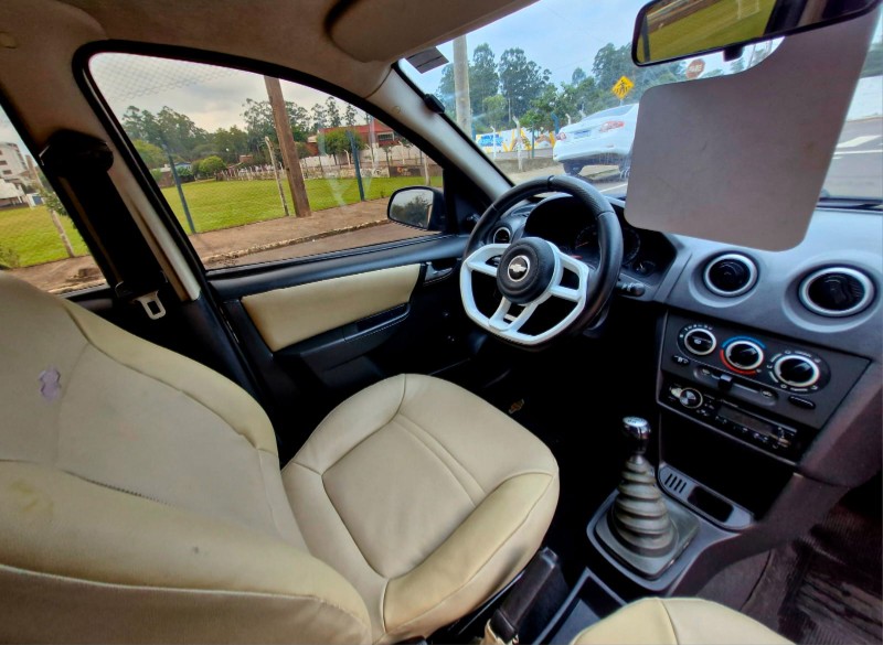 CHEVROLET PRISMA SED. JOY/ LS 1.0 8V FLEXPOWER 4P 2009/2009 CRUZEIRO MULTIMARCAS CRUZEIRO DO SUL / Carros no Vale