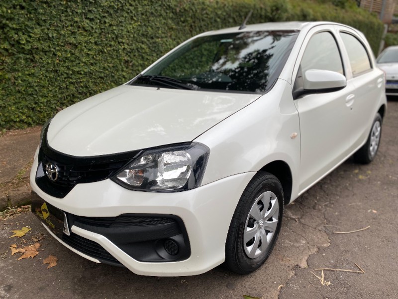 TOYOTA ETIOS X 1.3 2018/2019 ESTAÇÃO DO CARRO ESTRELA / Carros no Vale