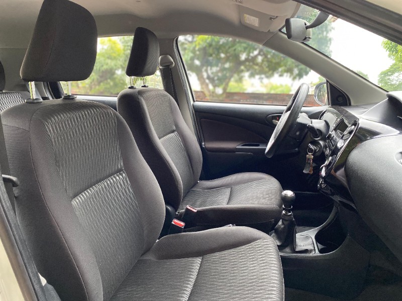 TOYOTA ETIOS X 1.3 2018/2019 ESTAÇÃO DO CARRO ESTRELA / Carros no Vale