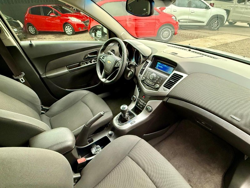CHEVROLET CRUZE LT 1.8 16V FLEXPOWER 4P MEC. /2013 AR MULTIMARCAS VENÂNCIO AIRES / Carros no Vale