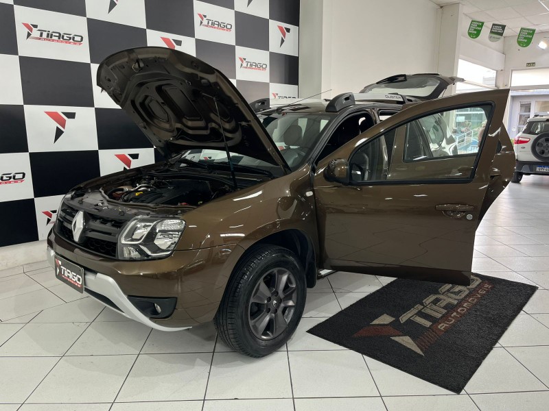 RENAULT DUSTER DYNAMIQUE 1.6 FLEX 16V MEC. 2017/2017 TIAGO AUTOMÓVEIS VENÂNCIO AIRES / Carros no Vale