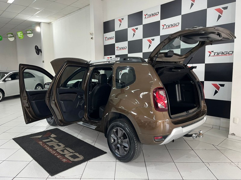 RENAULT DUSTER DYNAMIQUE 1.6 FLEX 16V MEC. 2017/2017 TIAGO AUTOMÓVEIS VENÂNCIO AIRES / Carros no Vale