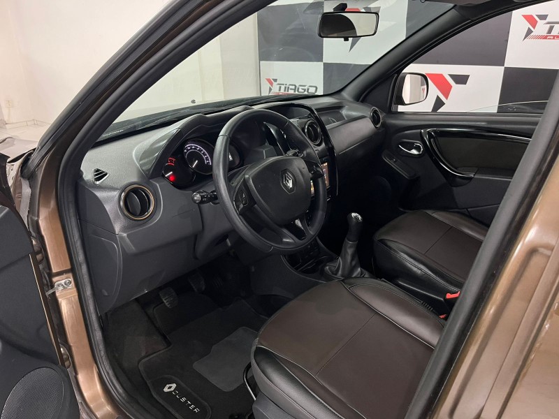 RENAULT DUSTER DYNAMIQUE 1.6 FLEX 16V MEC. 2017/2017 TIAGO AUTOMÓVEIS VENÂNCIO AIRES / Carros no Vale