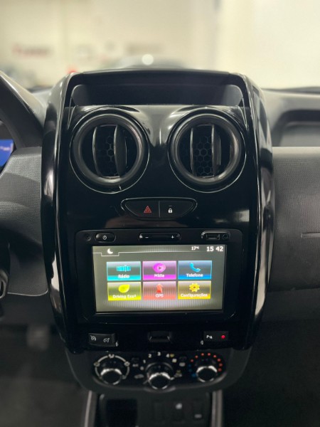 RENAULT DUSTER DYNAMIQUE 1.6 FLEX 16V MEC. 2017/2017 TIAGO AUTOMÓVEIS VENÂNCIO AIRES / Carros no Vale