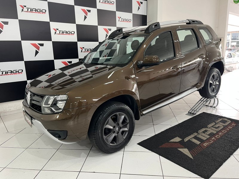 RENAULT DUSTER DYNAMIQUE 1.6 FLEX 16V MEC. 2017/2017 TIAGO AUTOMÓVEIS VENÂNCIO AIRES / Carros no Vale