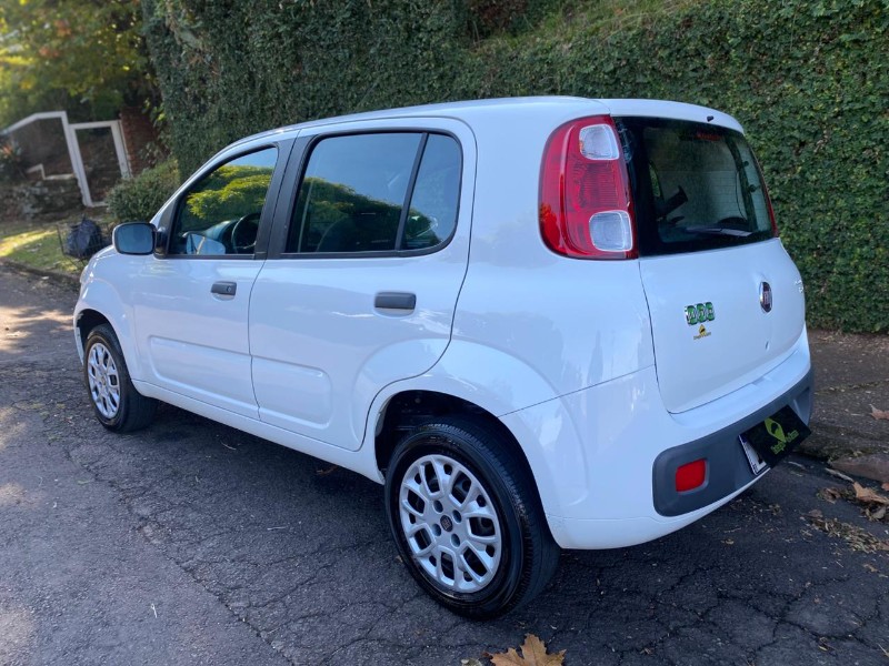 FIAT UNO ECONOMY 1.4 8V 2014/2014 ESTAÇÃO DO CARRO ESTRELA / Carros no Vale