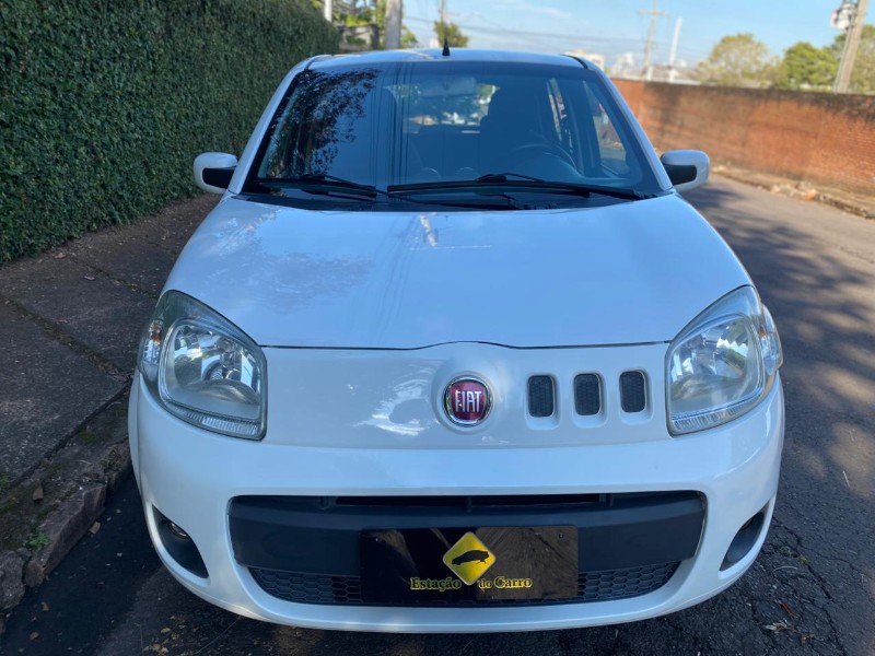 FIAT UNO ECONOMY 1.4 8V 2014/2014 ESTAÇÃO DO CARRO ESTRELA / Carros no Vale