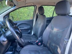 FIAT UNO ECONOMY 1.4 8V 2014/2014 ESTAÇÃO DO CARRO ESTRELA / Carros no Vale
