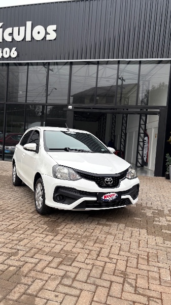 TOYOTA ETIOS 1.5 X PLUS 16V 2020 /2020 NEURI VEÍCULOS LAJEADO / Carros no Vale TOYOTA ETIOS 1.5 X PLUS 16V 2020 /2020 NEURI VEÍCULOS LAJEADO / Carros no Vale