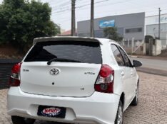 TOYOTA ETIOS 1.5 X PLUS 16V 2020 /2020 NEURI VEÍCULOS LAJEADO / Carros no Vale