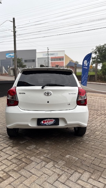 TOYOTA ETIOS 1.5 X PLUS 16V 2020 /2020 NEURI VEÍCULOS LAJEADO / Carros no Vale TOYOTA ETIOS 1.5 X PLUS 16V 2020 /2020 NEURI VEÍCULOS LAJEADO / Carros no Vale