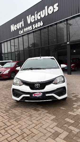 TOYOTA ETIOS 1.5 X PLUS 16V 2020 /2020 NEURI VEÍCULOS LAJEADO / Carros no Vale TOYOTA ETIOS 1.5 X PLUS 16V 2020 /2020 NEURI VEÍCULOS LAJEADO / Carros no Vale
